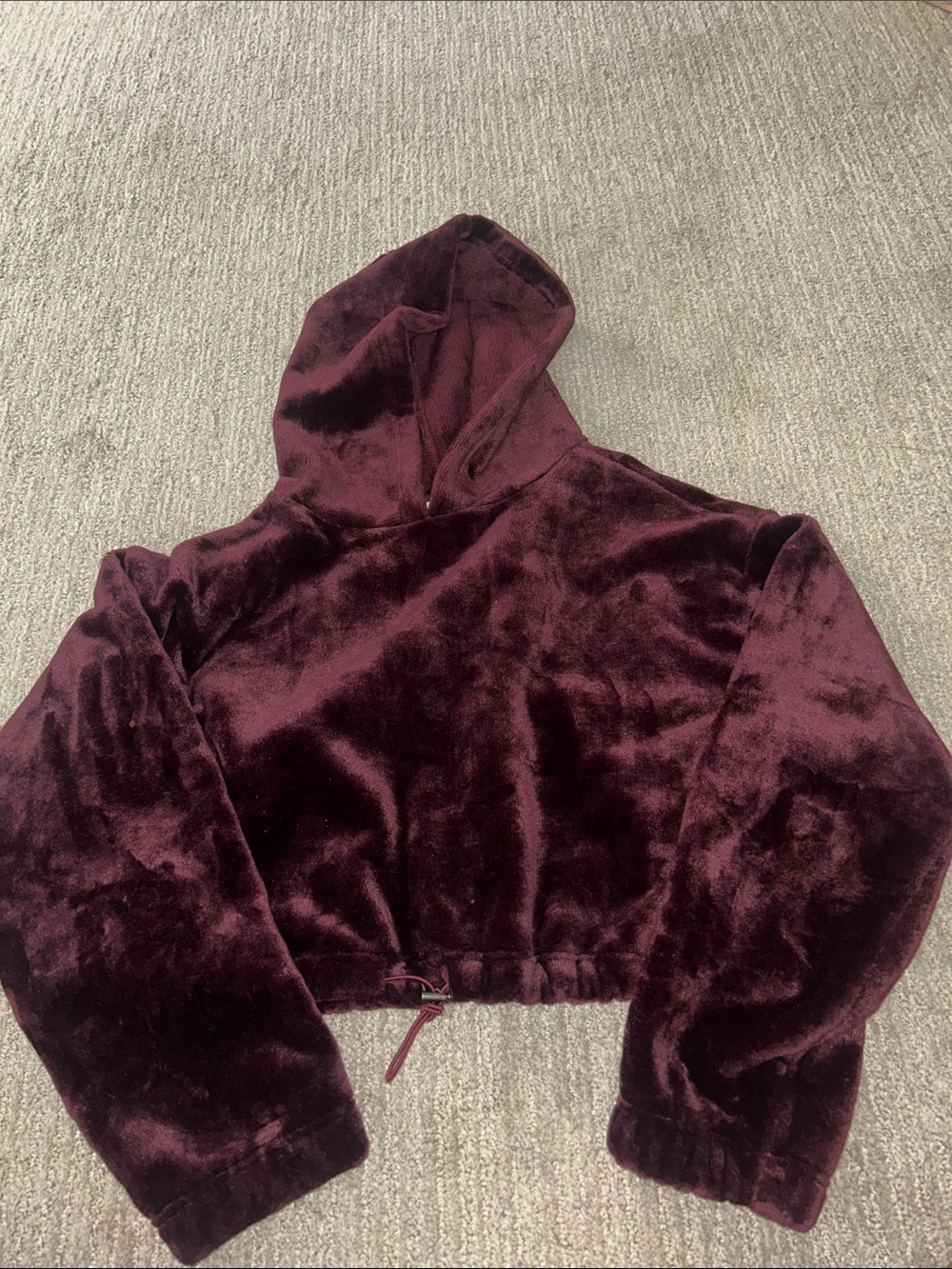 Plush Cropped Hoodie Sweater - Burgundy